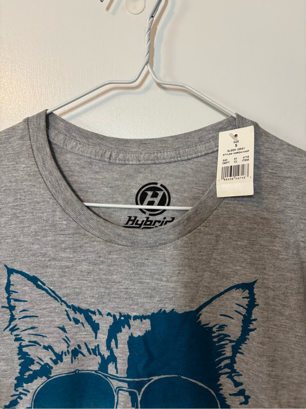Casual Feminine Cat Graphic Tee Women’s Small - Picture 3 of 5